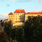 Daire Castle View-bus Station, Parking, Center *