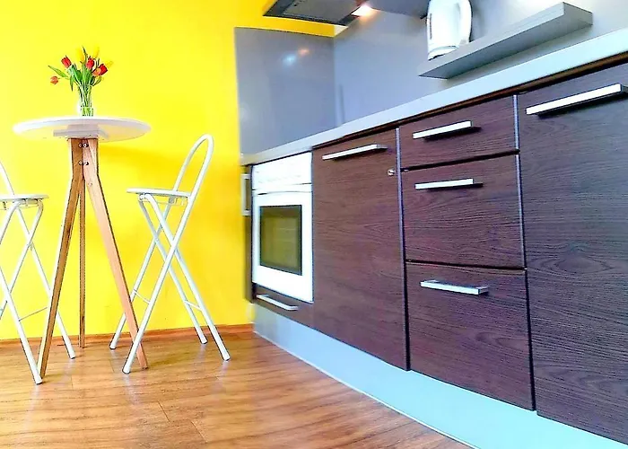 Castle View-bus Station, Parking, Center Apartment *